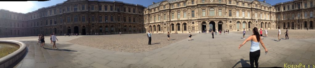 Bild Pano_Louvre.jpg wird geladen...
